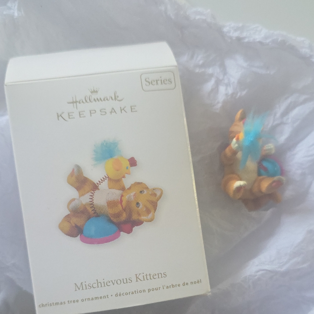 2011 Hallmark Keepsake Ornament with Brown and Blue Kittens